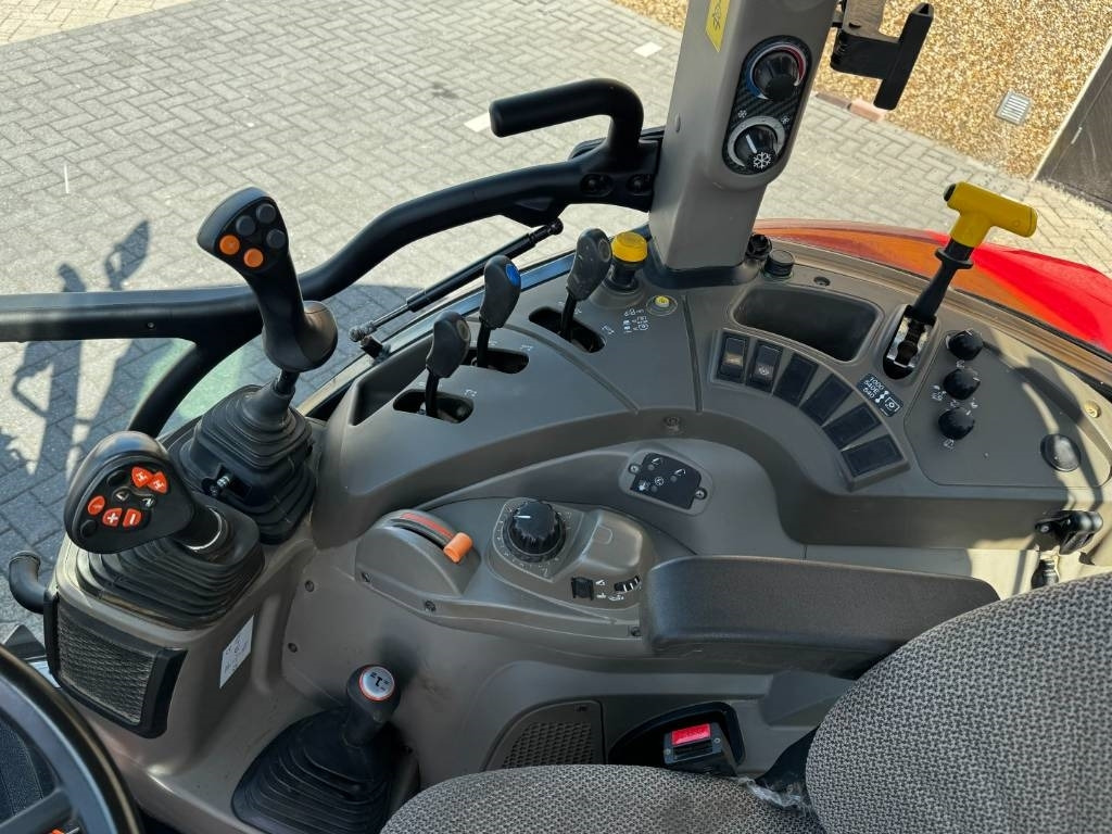 Трактор Case IH Farmall 100C, loader ready, EHR, 2023!!: снимка 16