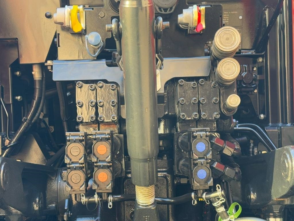 Трактор Case IH PUMA 200CVX, AFS, 2023, frontlinkage, GPS!: снимка 13