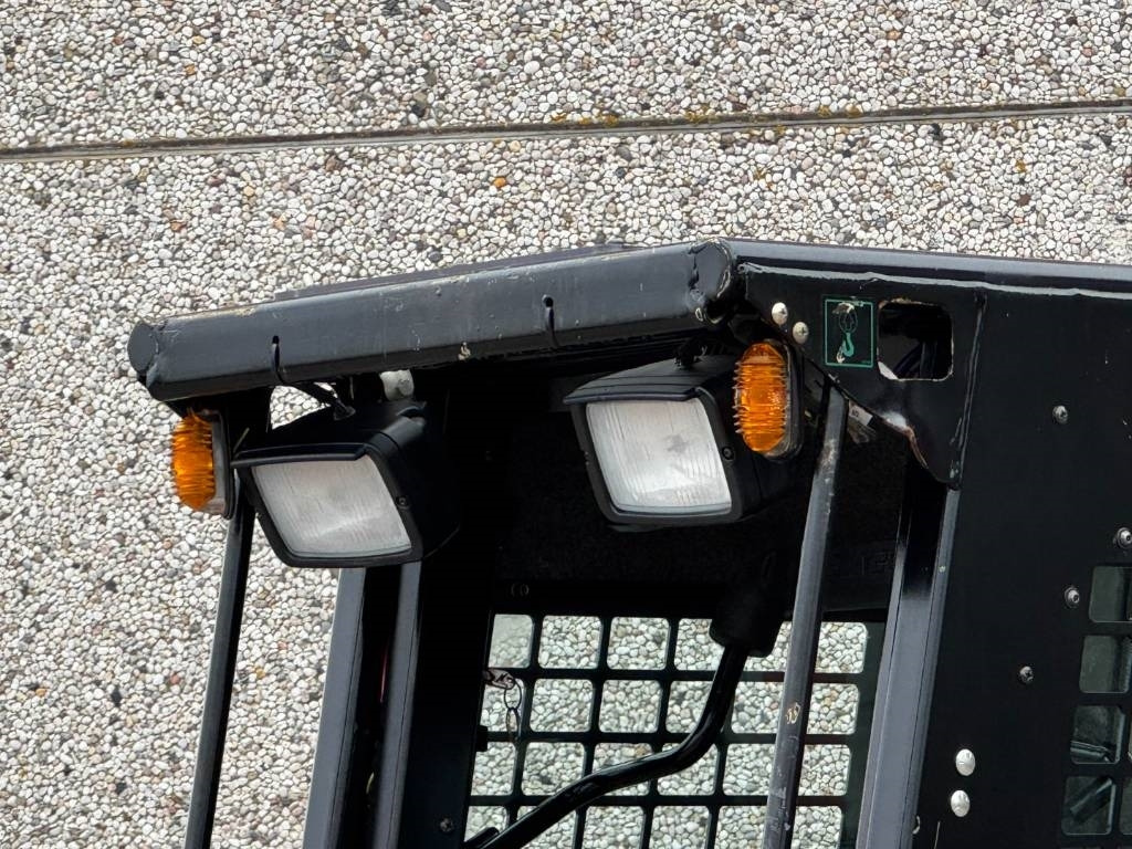 Manitou 850R, 2021, 365 hours! - Мини челен товарач: снимка 4 Manitou 850R, 2021, 365 hours! - Мини челен товарач: снимка 4