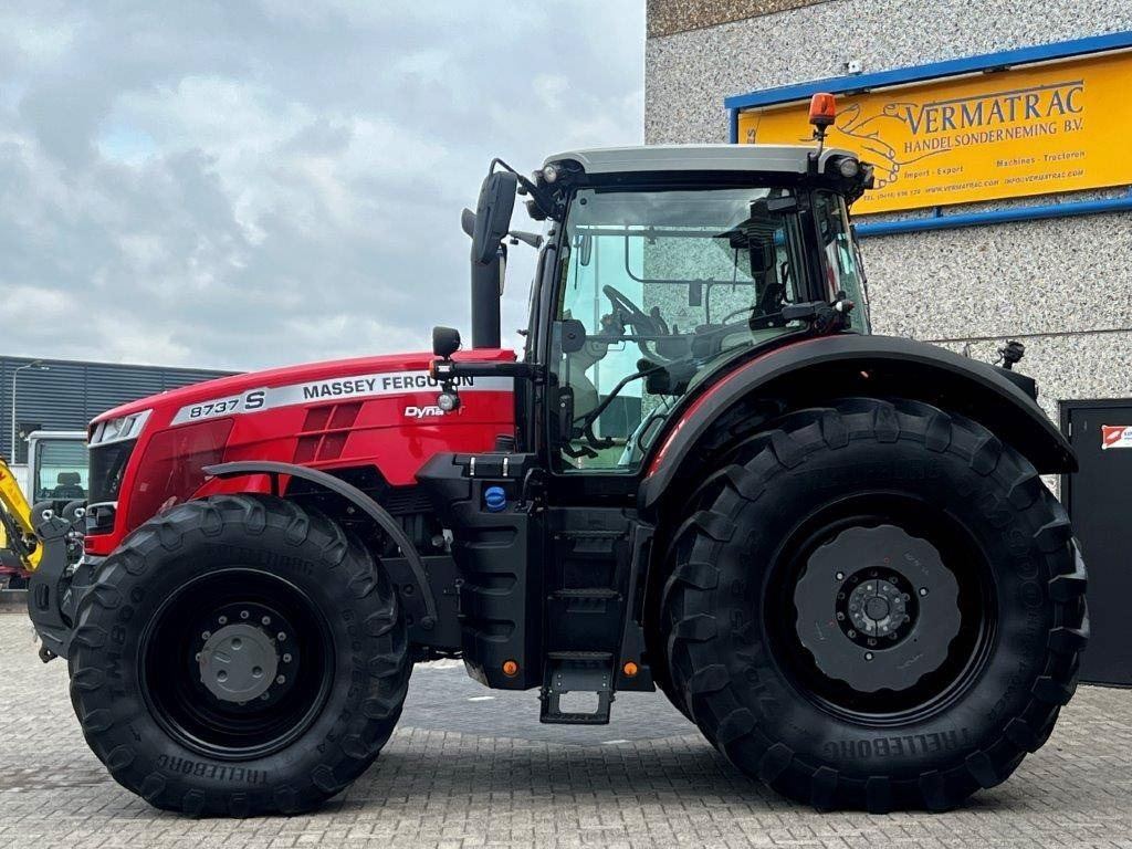 Massey Ferguson 8737S Exclusive, DYNA VT, 3695 hours, 2021!! - Трактор: снимка 2 Massey Ferguson 8737S Exclusive, DYNA VT, 3695 hours, 2021!! - Трактор: снимка 2