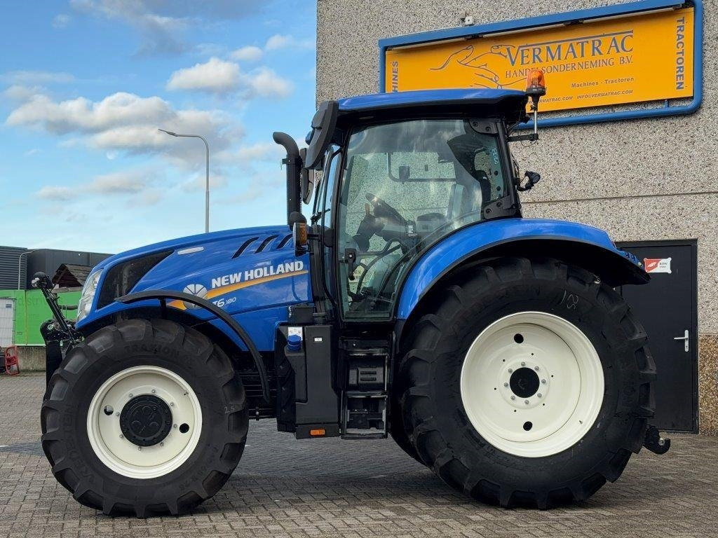New Holland T6.180 Dynamic Command, frontlinkage, Stage V, GPS - Трактор: снимка 2 New Holland T6.180 Dynamic Command, frontlinkage, Stage V, GPS - Трактор: снимка 2