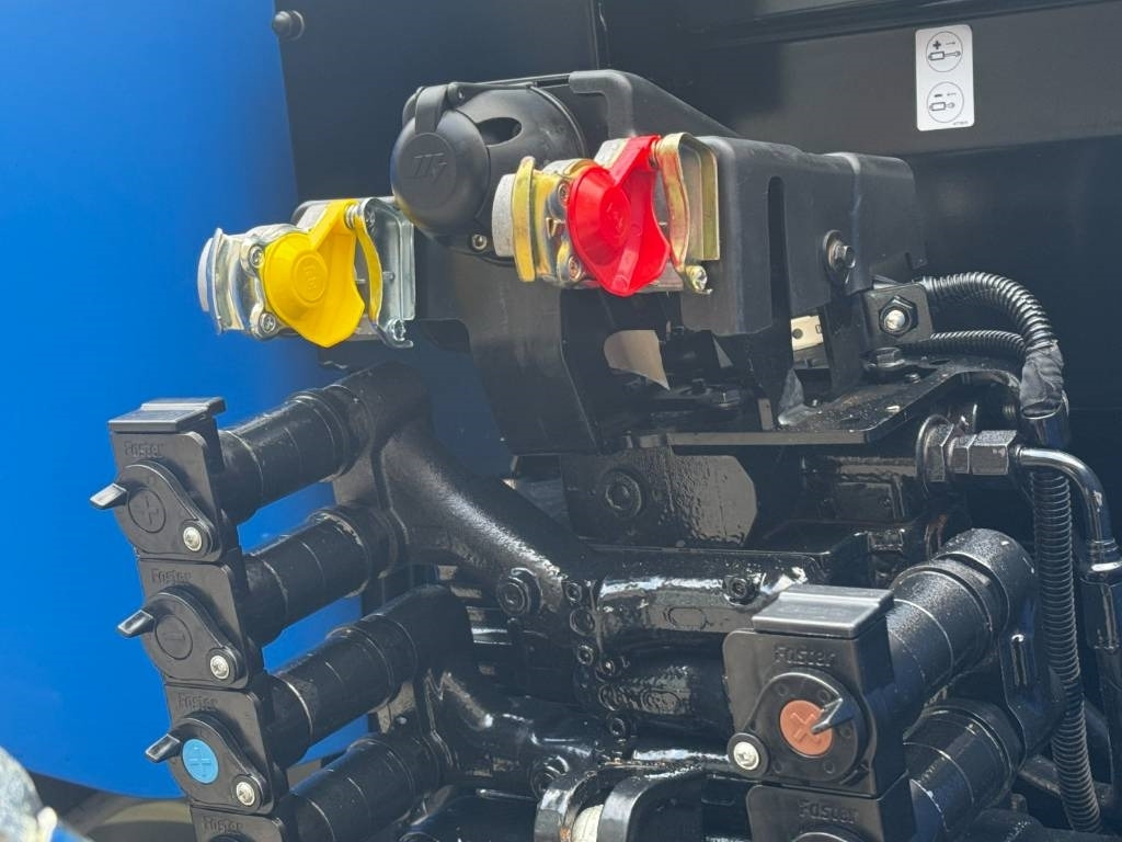 Лизинг на New Holland T7.225AC, frontlinkage, airbrakes, 50k, 2023!!  New Holland T7.225AC, frontlinkage, airbrakes, 50k, 2023!!: снимка 14