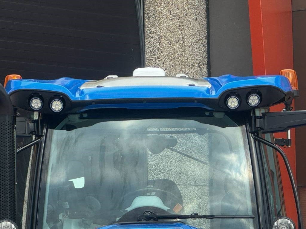 Лизинг на New Holland T7.225AC, frontlinkage, airbrakes, 50k, 2023!!  New Holland T7.225AC, frontlinkage, airbrakes, 50k, 2023!!: снимка 6