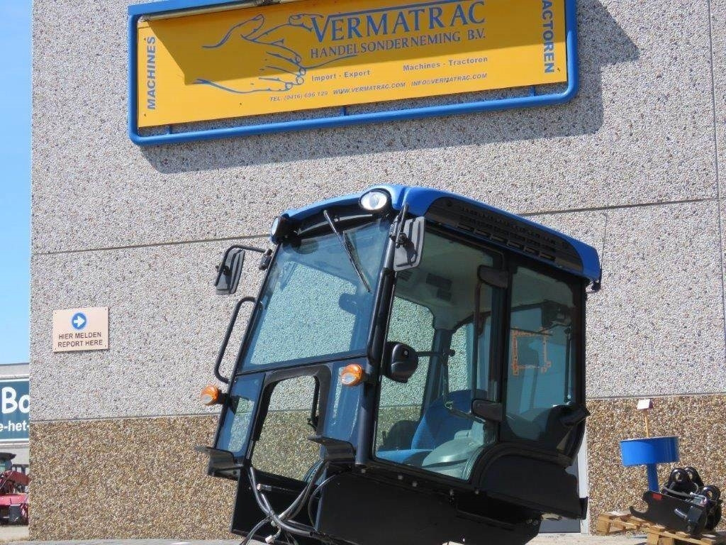 New Holland TK - Кабина за Строителна техника: снимка 1 New Holland TK - Кабина за Строителна техника: снимка 1