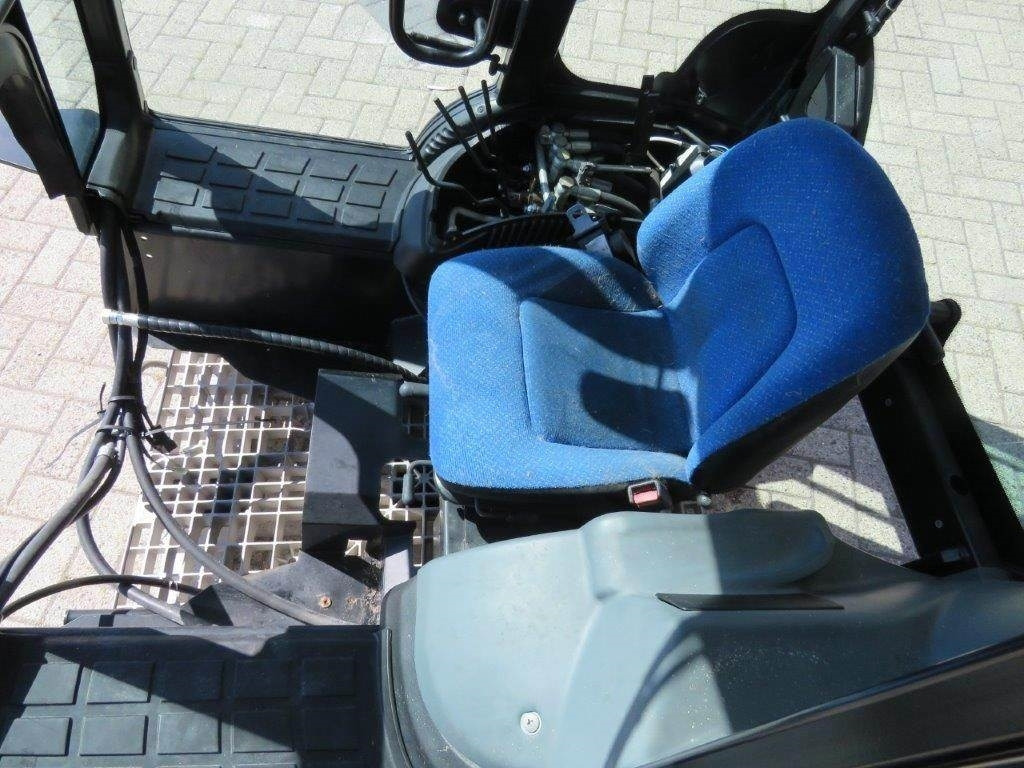 Нови Кабина за Строителна техника New Holland TK: снимка 9