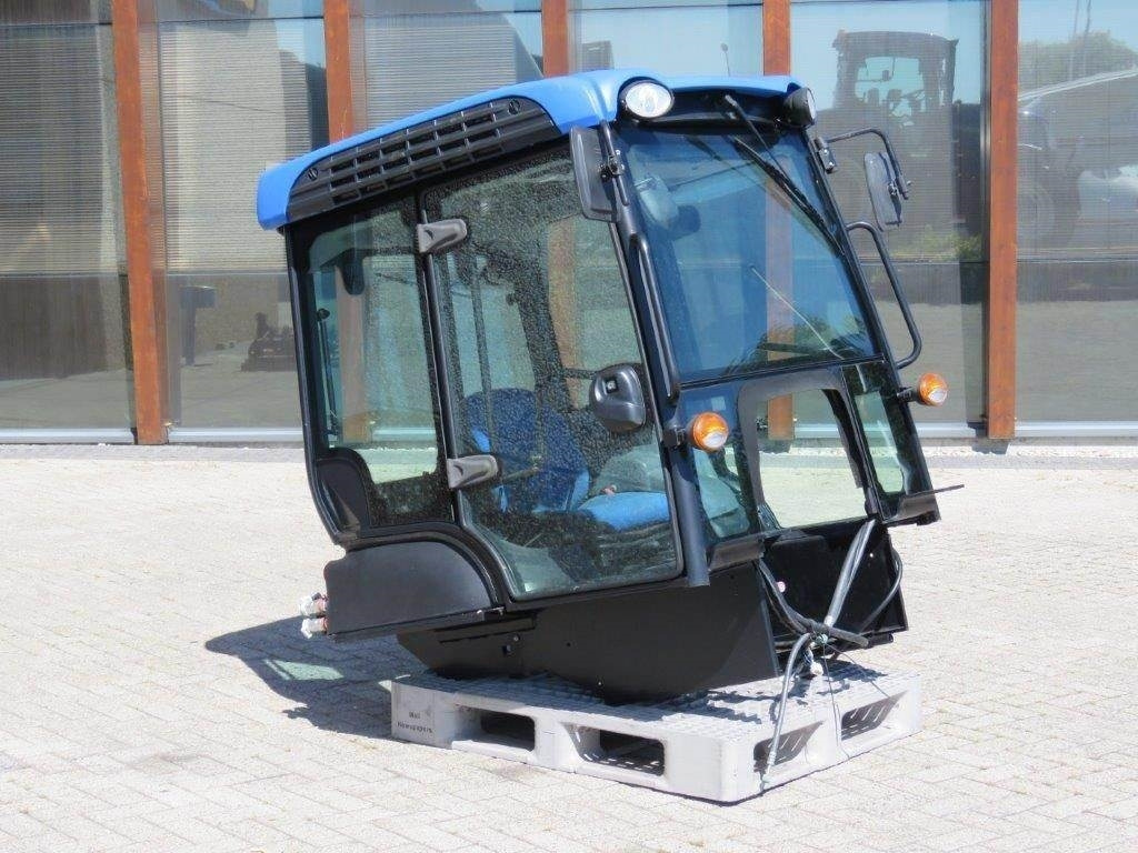 New Holland TK - Кабина за Строителна техника: снимка 4 New Holland TK - Кабина за Строителна техника: снимка 4