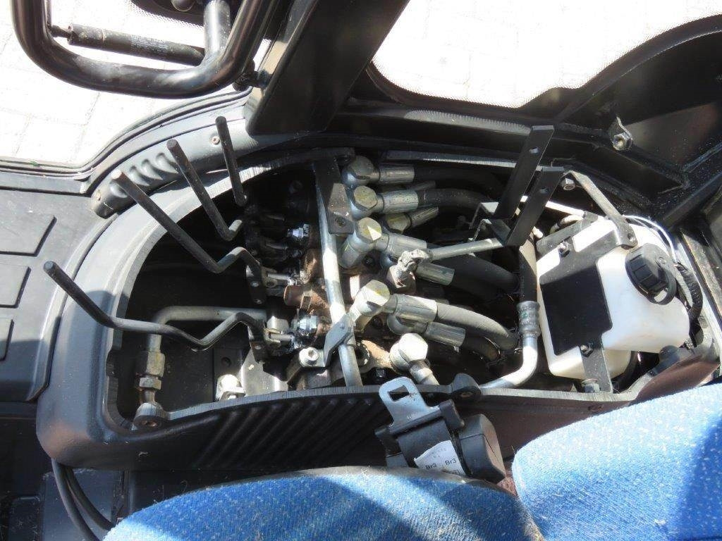 Нови Кабина за Строителна техника New Holland TK: снимка 10