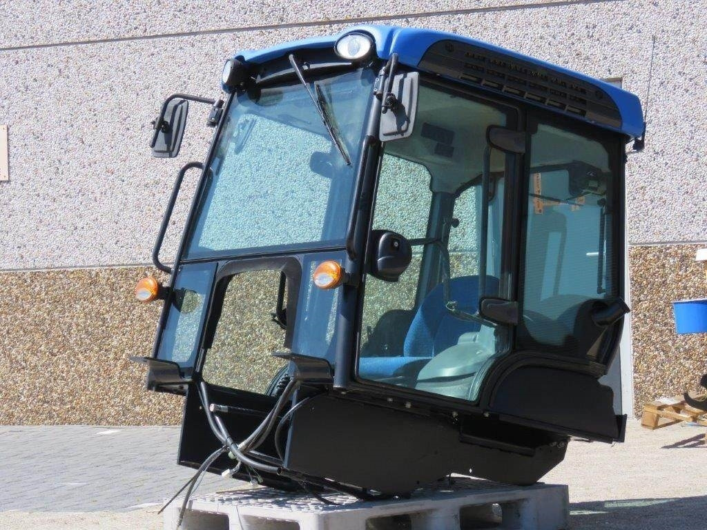 New Holland TK - Кабина за Строителна техника: снимка 2 New Holland TK - Кабина за Строителна техника: снимка 2