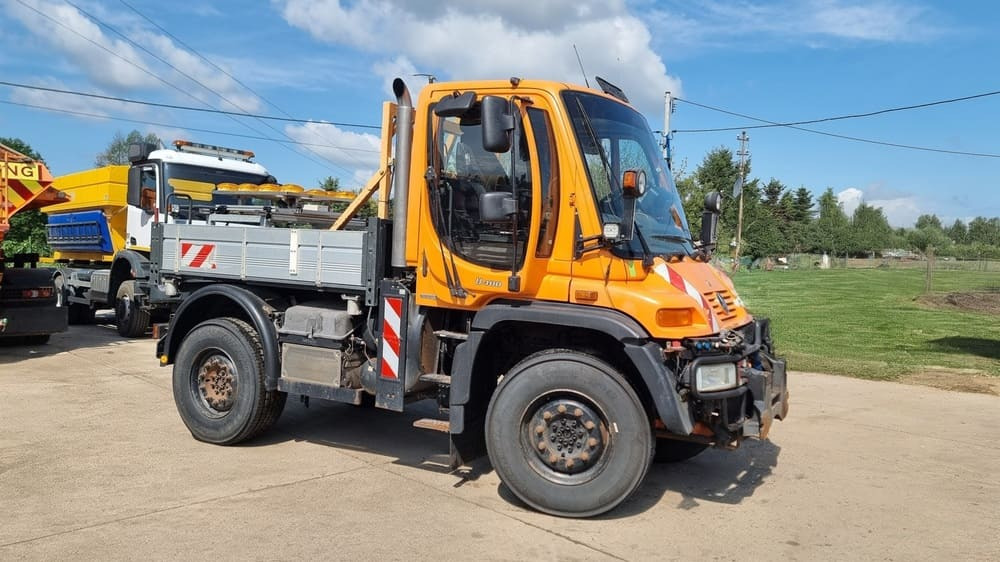 MERCEDES-BENZ Unimog U400 - Трактор за комунални дейности: снимка 2 MERCEDES-BENZ Unimog U400 - Трактор за комунални дейности: снимка 2