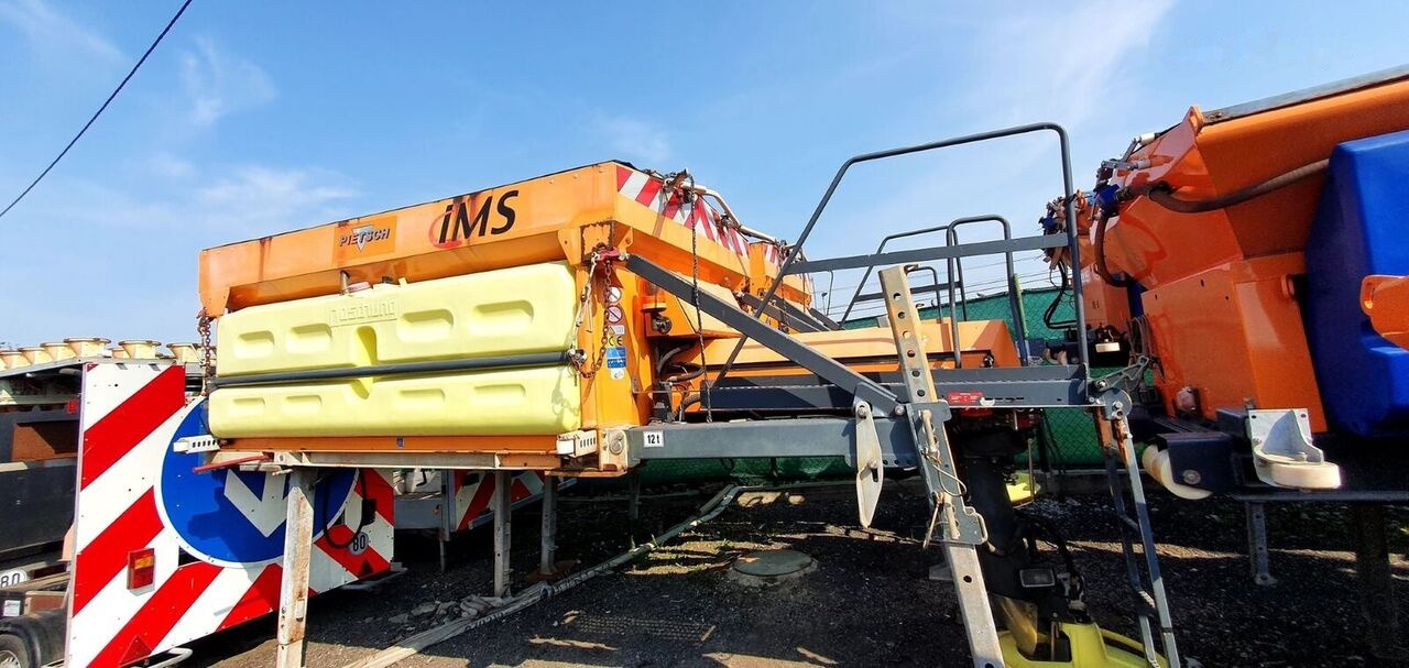 Schmidt KUPPER WEISSER 5m3 - Машина за разпръскване на сол/ Пясък за Комунална/ Специална техника: снимка 2 Schmidt KUPPER WEISSER 5m3 - Машина за разпръскване на сол/ Пясък за Комунална/ Специална техника: снимка 2