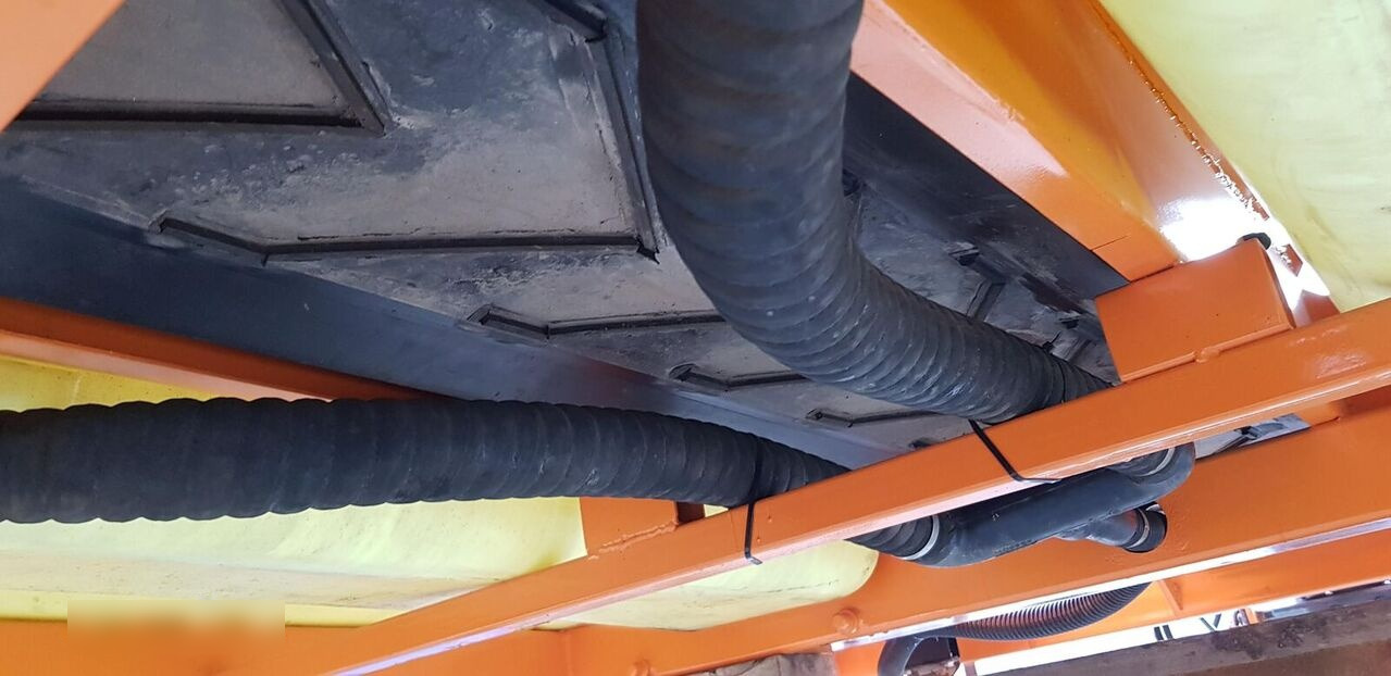 Schmidt KUPPER WEISSER 7m3 - Машина за разпръскване на сол/ Пясък за Комунална/ Специална техника: снимка 2 Schmidt KUPPER WEISSER 7m3 - Машина за разпръскване на сол/ Пясък за Комунална/ Специална техника: снимка 2