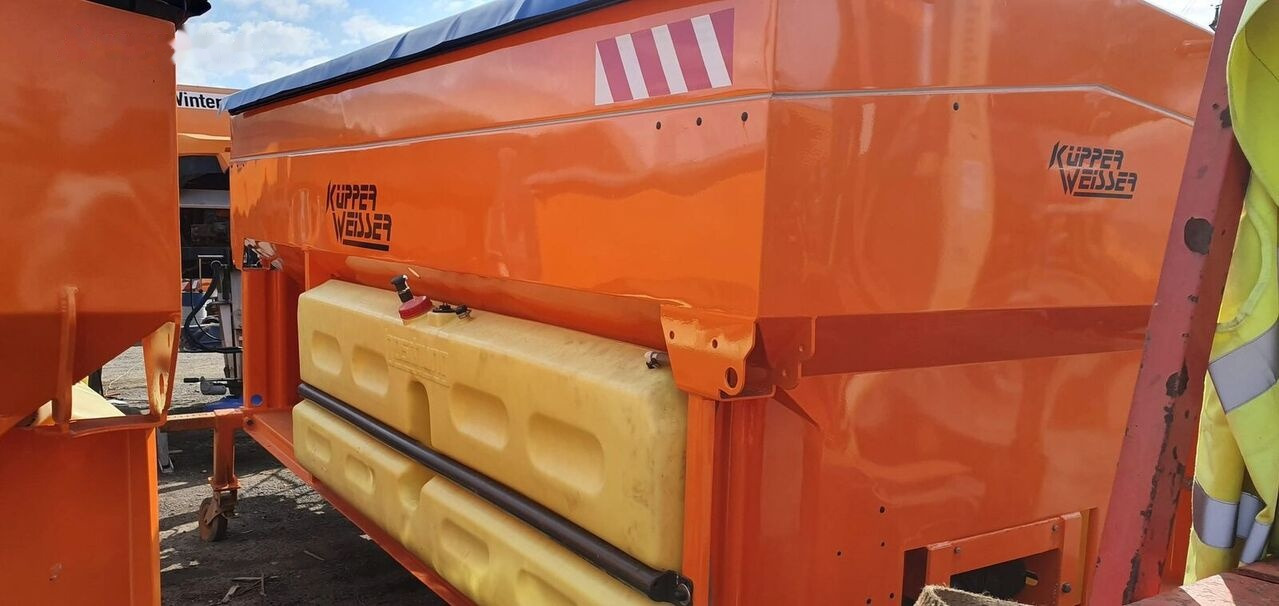 Schmidt KUPPER WEISSER 7m3 - Машина за разпръскване на сол/ Пясък за Комунална/ Специална техника: снимка 4 Schmidt KUPPER WEISSER 7m3 - Машина за разпръскване на сол/ Пясък за Комунална/ Специална техника: снимка 4