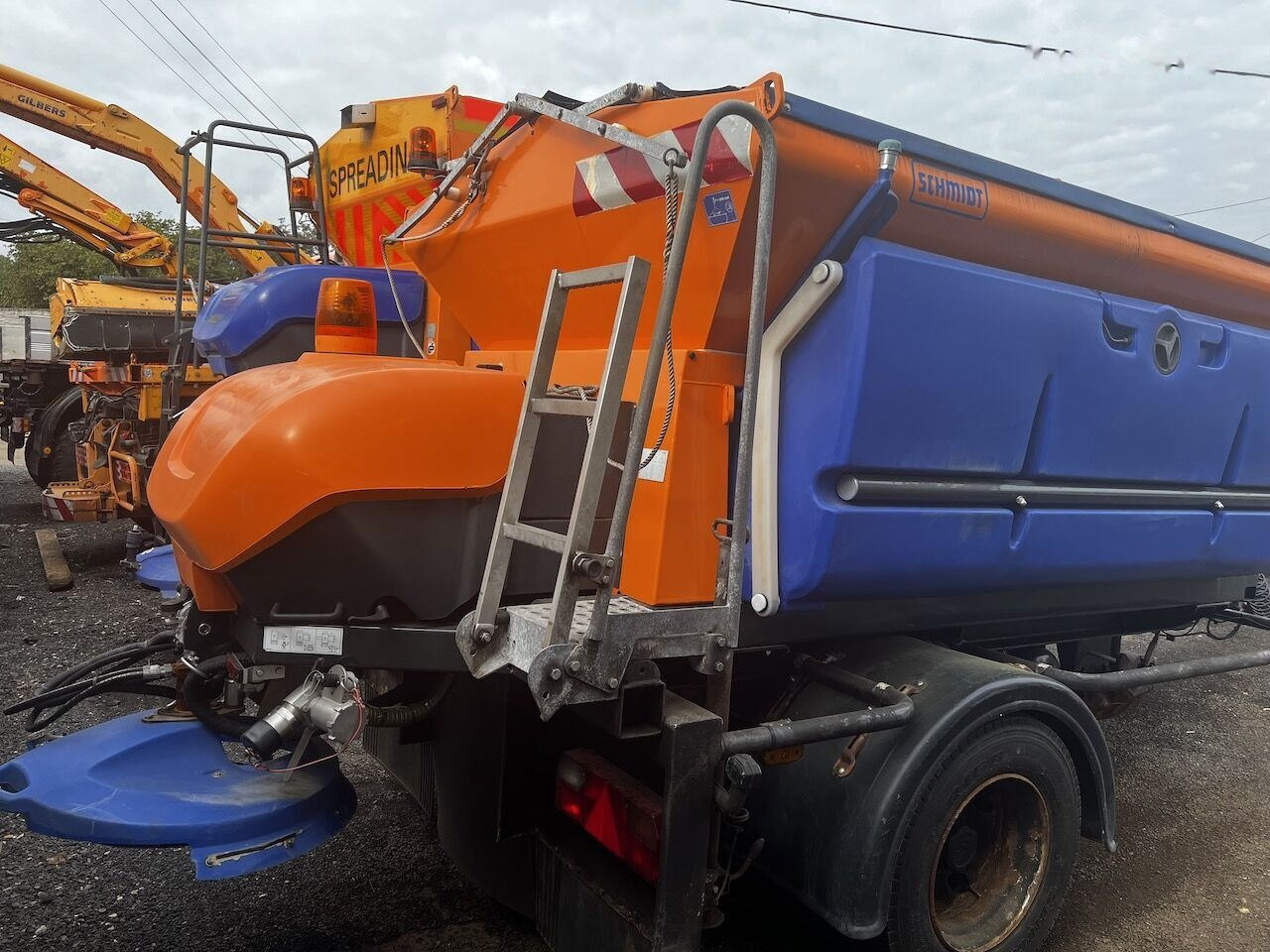 Schmidt Przyczepka 3,5m3 - Машина за разпръскване на сол/ Пясък: снимка 1 Schmidt Przyczepka 3,5m3 - Машина за разпръскване на сол/ Пясък: снимка 1