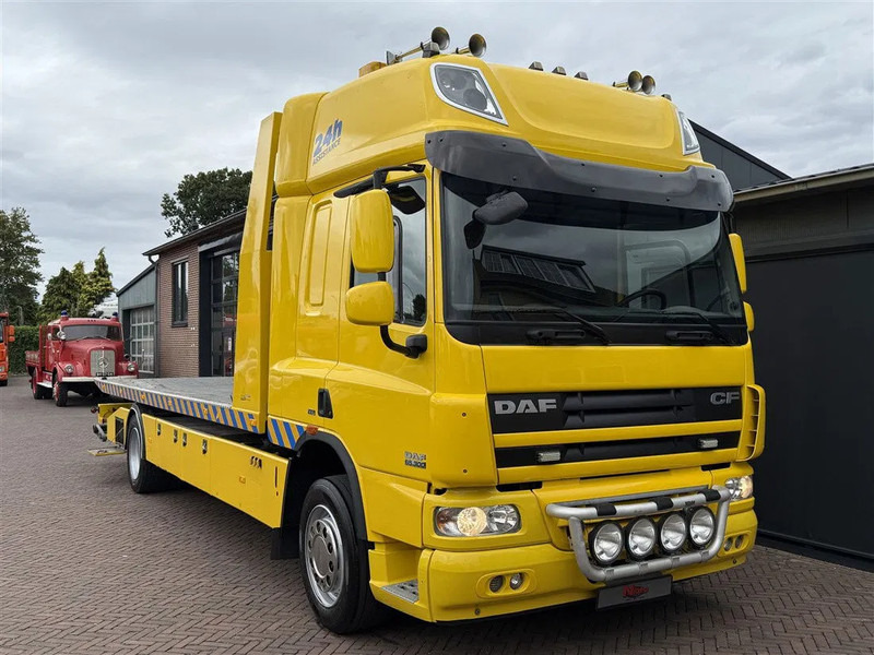 DAF CF 65.300 Towtruck Depannage Lier Brille Sleeper 640x242x104 cm - Камион пътна помощ: снимка 1 DAF CF 65.300 Towtruck Depannage Lier Brille Sleeper 640x242x104 cm - Камион пътна помощ: снимка 1
