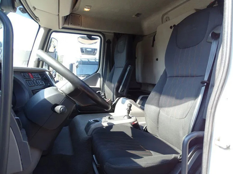 DAF LF 260 16 TON SLEEPER BOX 720X250X244 LBW 1.5 T - Камион фургон: снимка 4 DAF LF 260 16 TON SLEEPER BOX 720X250X244 LBW 1.5 T - Камион фургон: снимка 4