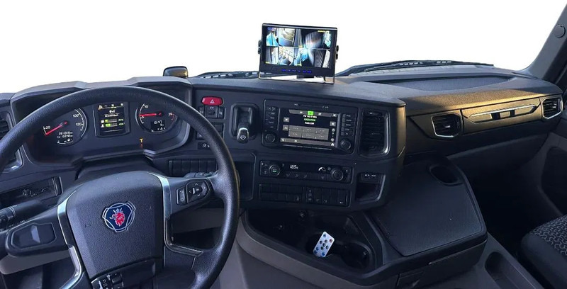 Камион за коне Scania P250 Horse Truck: снимка 13