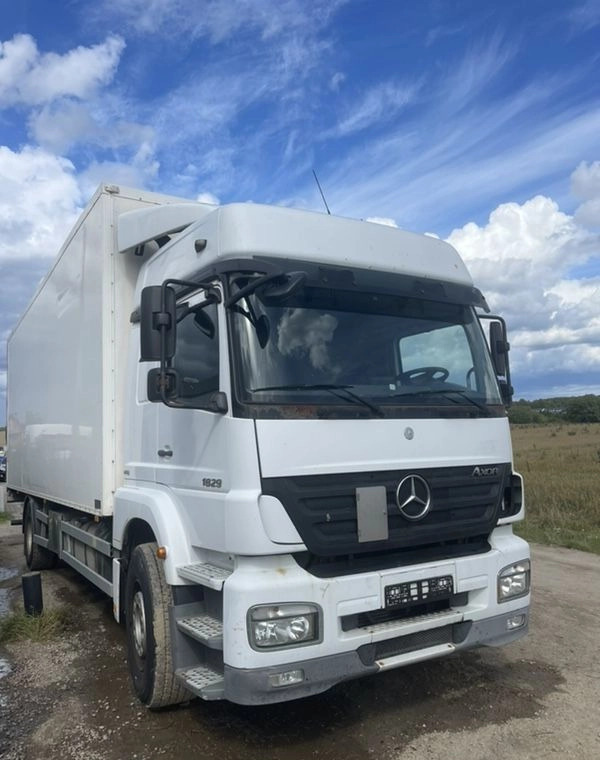 MERCEDES-BENZ AXOR PRZEBIEG TYLKO 322000 KM!!!! - Изотермичен камион: снимка 1 MERCEDES-BENZ AXOR PRZEBIEG TYLKO 322000 KM!!!! - Изотермичен камион: снимка 1