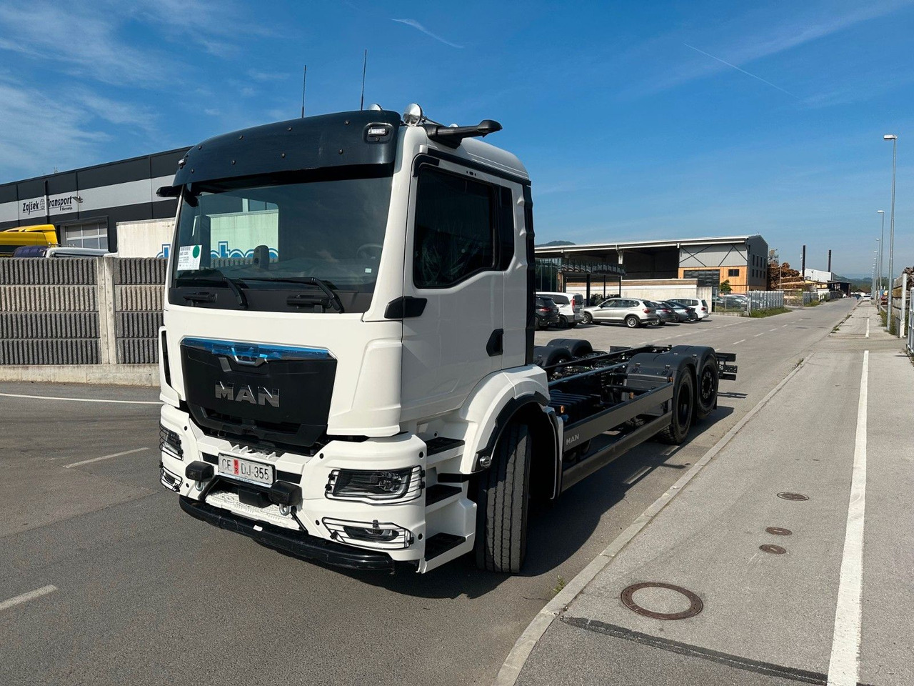 MAN TGS 26.520 6X2H-4BL Lenk-Lift 2xNebenantrieb - Шаси кабина: снимка 2 MAN TGS 26.520 6X2H-4BL Lenk-Lift 2xNebenantrieb - Шаси кабина: снимка 2