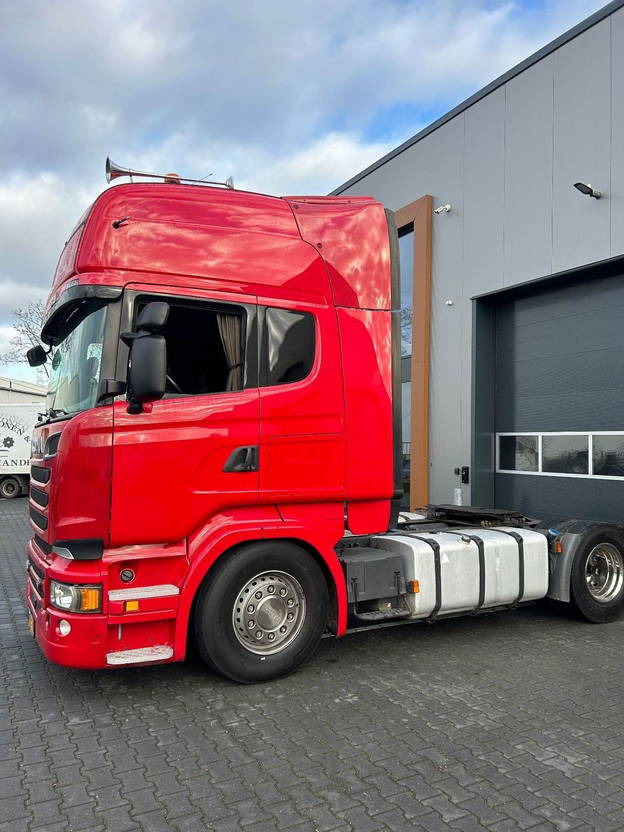Scania R580 V8 R580 v8 Topline Retarder Full Airsuspension Double Glass - Влекач: снимка 1 Scania R580 V8 R580 v8 Topline Retarder Full Airsuspension Double Glass - Влекач: снимка 1