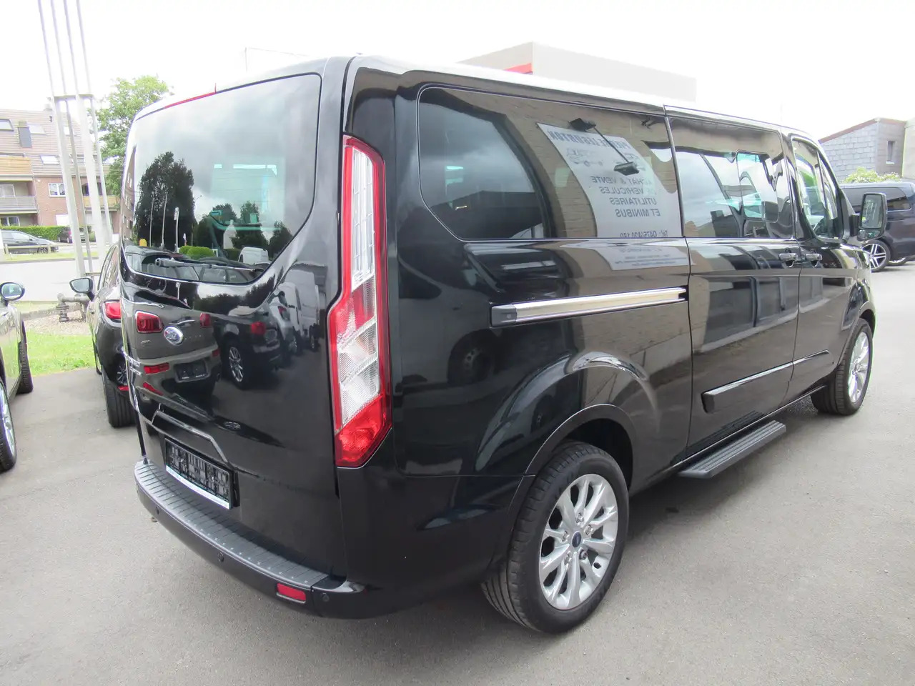 Ford Tourneo Custom 2.0 TDCi L2H1 - Друга техника: снимка 2 Ford Tourneo Custom 2.0 TDCi L2H1 - Друга техника: снимка 2