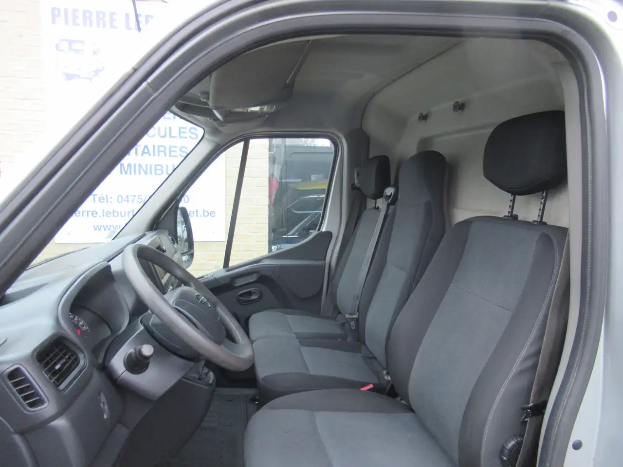 Nissan Interstar L2H2 clim navi 16500€+tva/btw - Товарен бус: снимка 5 Nissan Interstar L2H2 clim navi 16500€+tva/btw - Товарен бус: снимка 5