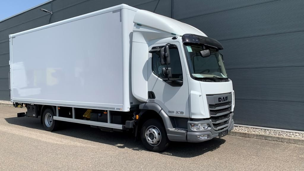 DAF XB 210 FA 7,49 to Koffer LBW Klima Automatik - Лекотоварен автомобил фургон: снимка 1 DAF XB 210 FA 7,49 to Koffer LBW Klima Automatik - Лекотоварен автомобил фургон: снимка 1