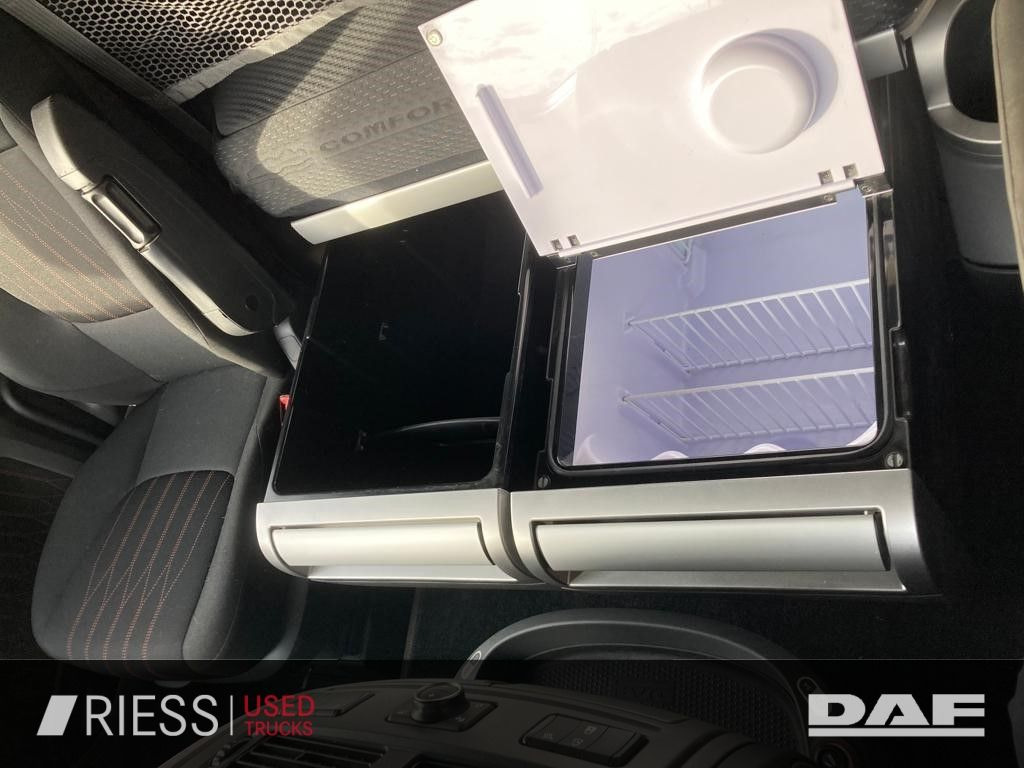 Влекач DAF XF 480 FT Super Space Cab Intarder / Nebenantrie: снимка 14