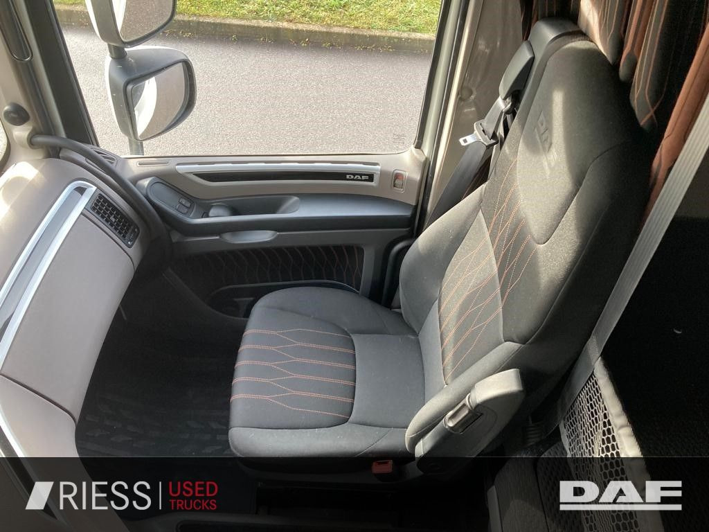 Влекач DAF XF 480 FT Super Space Cab Intarder / Nebenantrie: снимка 13