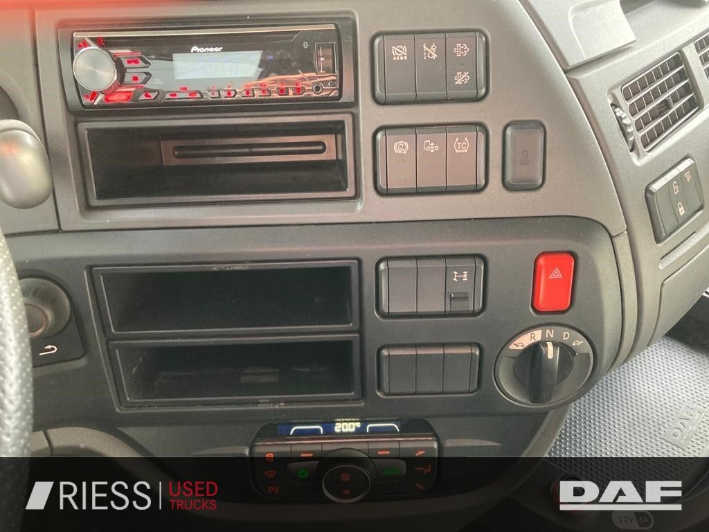 Влекач DAF XF 480 FT Super Space Cab Intarder / Nebenantrie: снимка 18