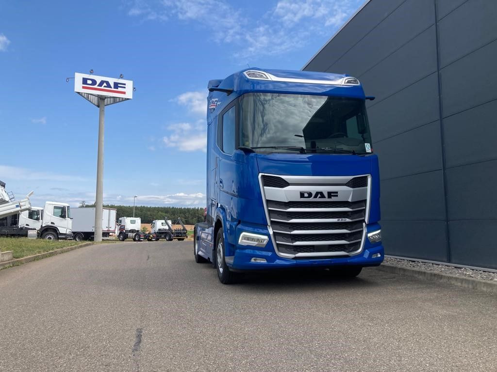 DAF XG 530 FT Alcoa Intarder Standklima Alcoa Kamera - Влекач: снимка 2 DAF XG 530 FT Alcoa Intarder Standklima Alcoa Kamera - Влекач: снимка 2