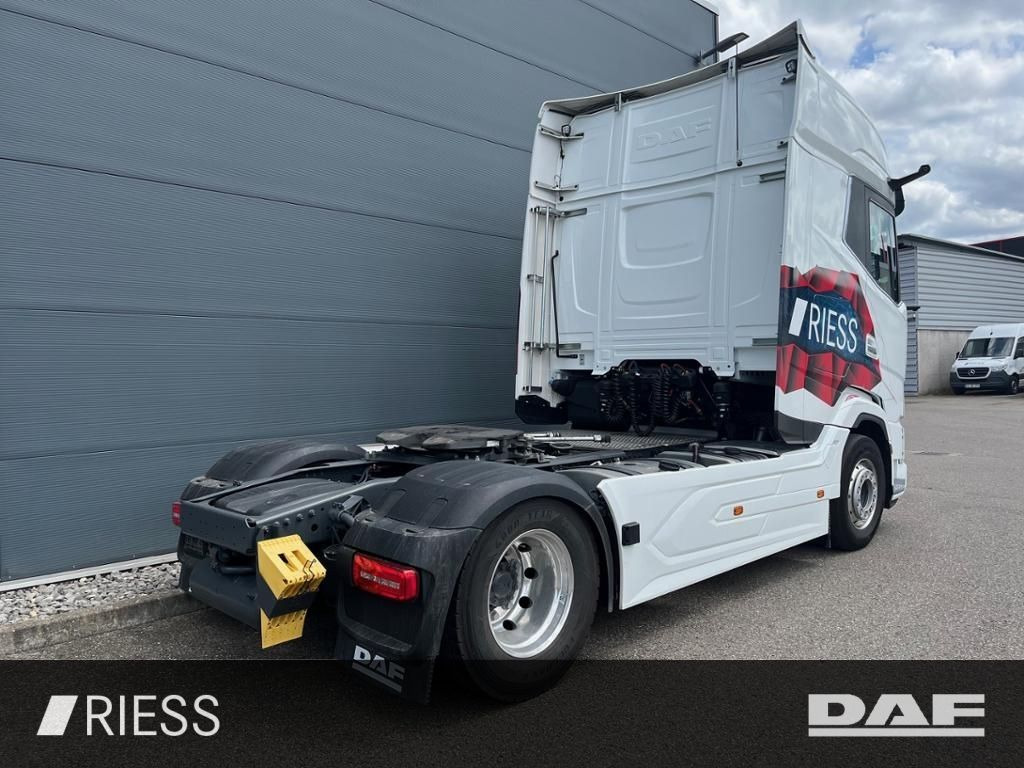 DAF XG+ 530 FT Alcoa Leder Intarder Standklima Hydra DAF XG+ 530 FT Alcoa Leder Intarder Standklima Hydra - Влекач: снимка 3 DAF XG+ 530 FT Alcoa Leder Intarder Standklima Hydra DAF XG+ 530 FT Alcoa Leder Intarder Standklima Hydra - Влекач: снимка 3