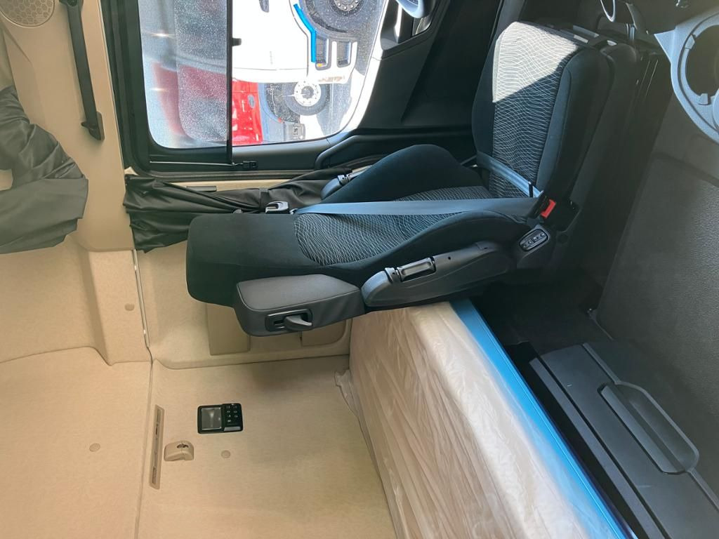 Mercedes-Benz Actros 1851 LS 4x2 - Влекач: снимка 5 Mercedes-Benz Actros 1851 LS 4x2 - Влекач: снимка 5