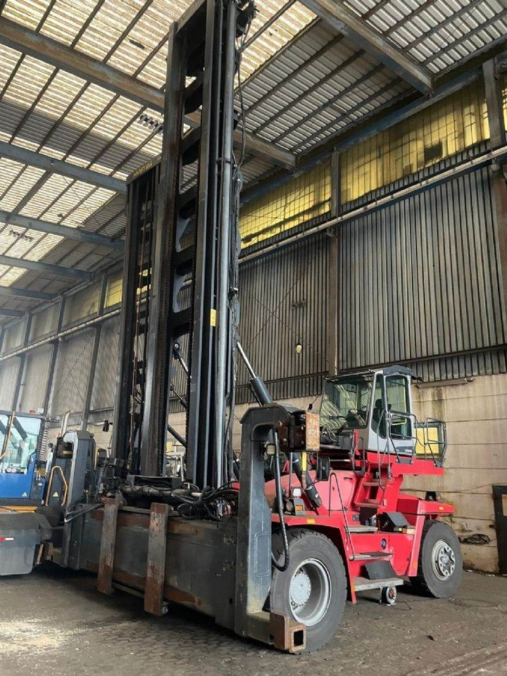 Kalmar DCF100-45E7 - Контейнерен товарач: снимка 2 Kalmar DCF100-45E7 - Контейнерен товарач: снимка 2