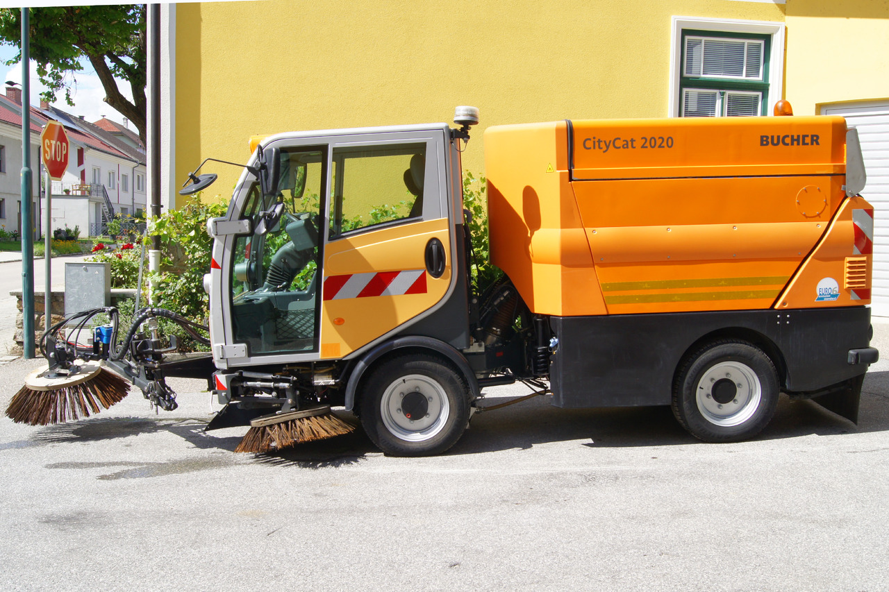 BUCHER BUCHER CityCat 2020 XL/Euro 6/L + R Kehrmaschine/Frontbesen - Мотометачна машина: снимка 3 BUCHER BUCHER CityCat 2020 XL/Euro 6/L + R Kehrmaschine/Frontbesen - Мотометачна машина: снимка 3