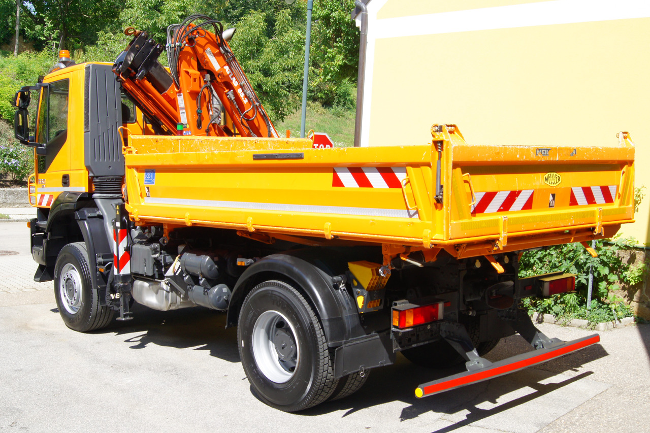 IVECO 190T33 Trakker 4x4/ATLAS 85.2/Euro5/Winterdienst/Streuer - Самосвал камион: снимка 4 IVECO 190T33 Trakker 4x4/ATLAS 85.2/Euro5/Winterdienst/Streuer - Самосвал камион: снимка 4