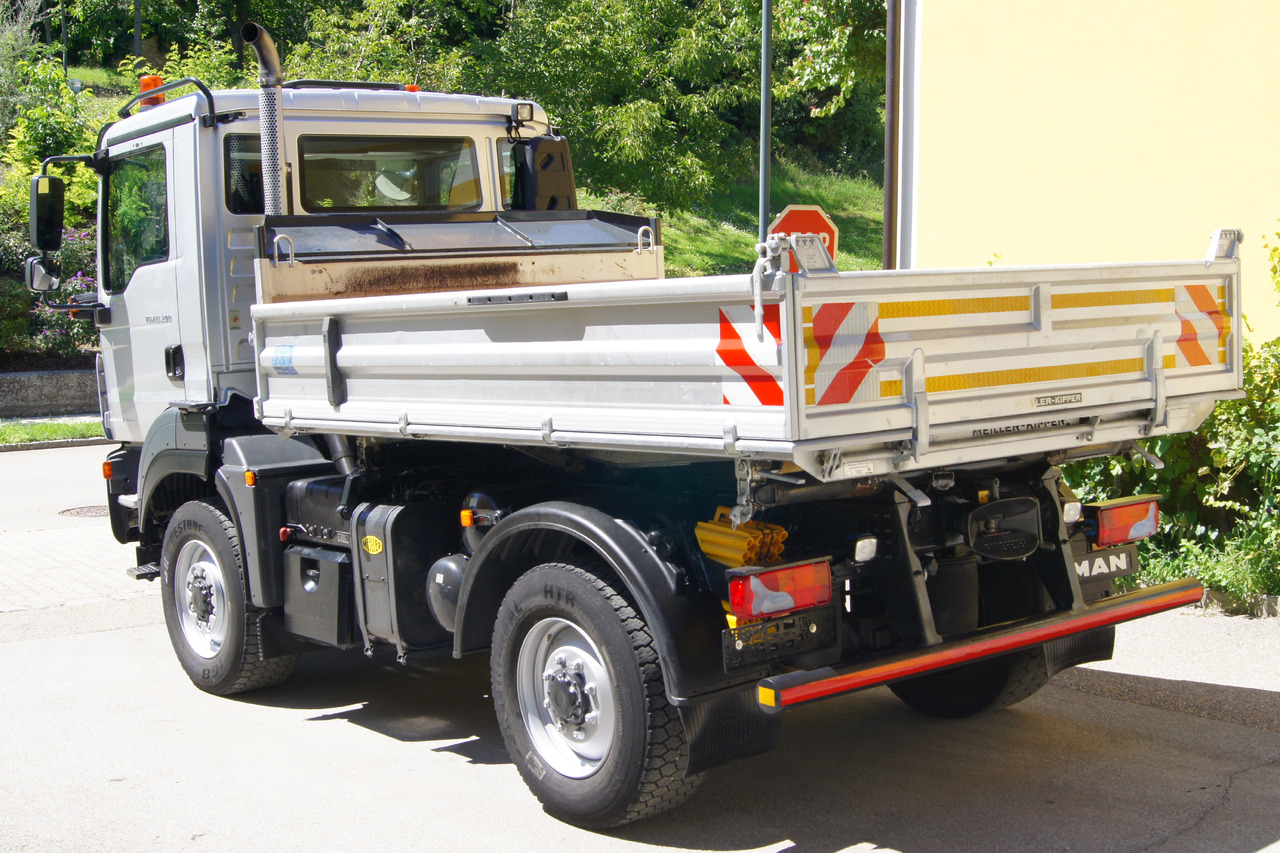 MAN TGM 13.290/4x4/TÜV/Euro 5/einzelbereift/Winterdienst/MEILLER - Снегорин: снимка 3 MAN TGM 13.290/4x4/TÜV/Euro 5/einzelbereift/Winterdienst/MEILLER - Снегорин: снимка 3