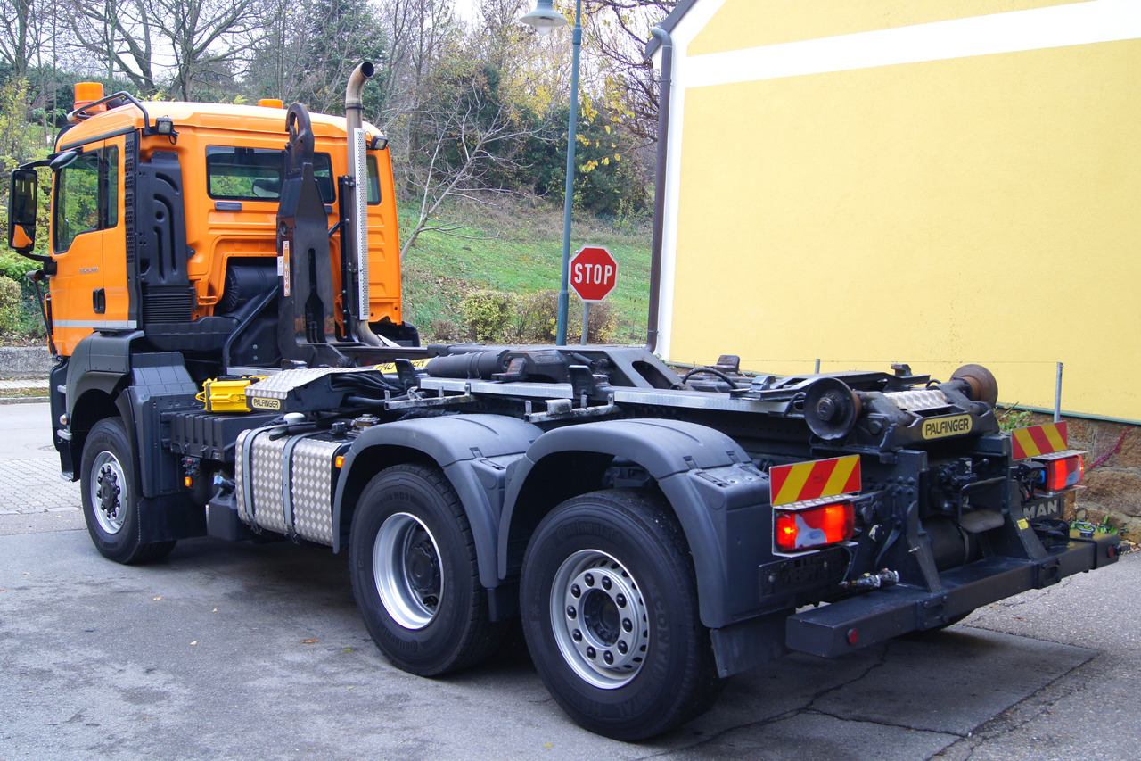 MAN TGS 28.400 BL 6x4-4/TÜV/PALIFT/Winterdienst/Salzstreuer/Streuer/Schneepflug - Мултилифт с кука камион: снимка 5 MAN TGS 28.400 BL 6x4-4/TÜV/PALIFT/Winterdienst/Salzstreuer/Streuer/Schneepflug - Мултилифт с кука камион: снимка 5