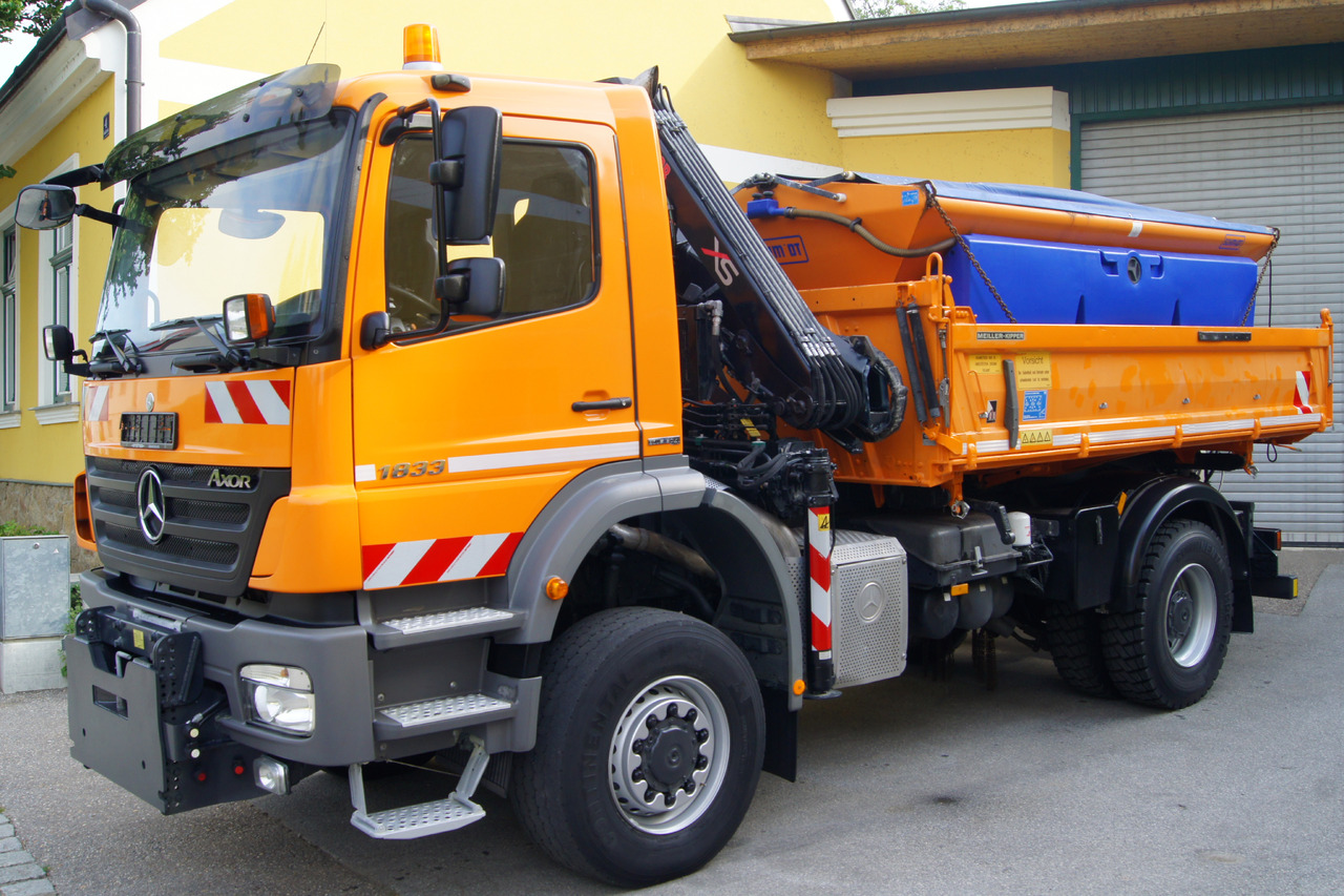 MERCEDES-BENZ AXOR 1833 4x4/TÜV/Eur4/HIAB 088/MEILLER/Winterdienst/Salzstreuer - Камион с кран: снимка 2 MERCEDES-BENZ AXOR 1833 4x4/TÜV/Eur4/HIAB 088/MEILLER/Winterdienst/Salzstreuer - Камион с кран: снимка 2