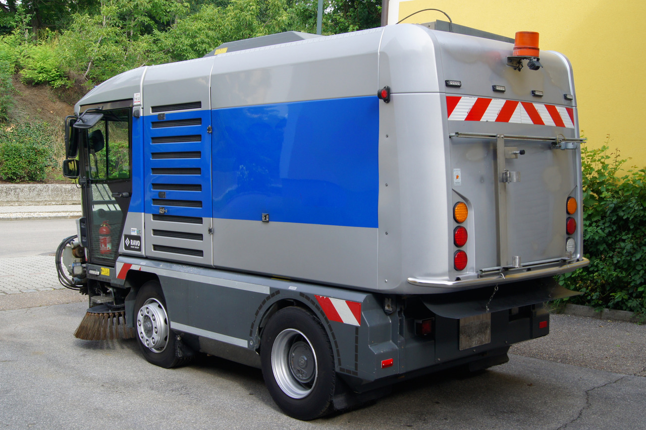 RAVO 560 /EURO 6/TÜV/3.Kehrbesen/Recyclingsystem - Мотометачна машина: снимка 4 RAVO 560 /EURO 6/TÜV/3.Kehrbesen/Recyclingsystem - Мотометачна машина: снимка 4