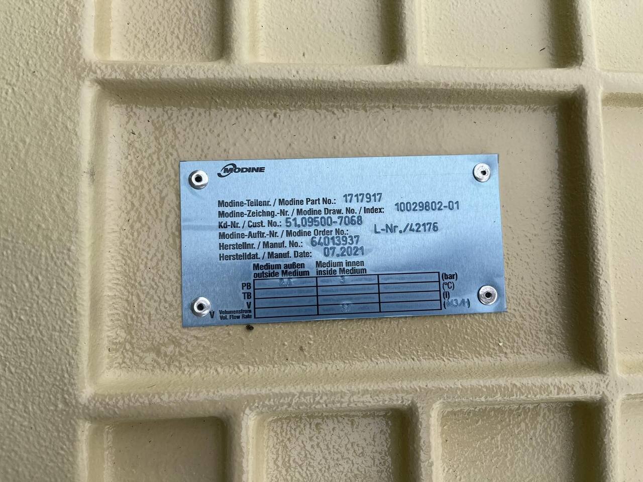 MAN INTERCOOLER 51.09500-7068 - Интеркулер за Камион: снимка 2 MAN INTERCOOLER 51.09500-7068 - Интеркулер за Камион: снимка 2