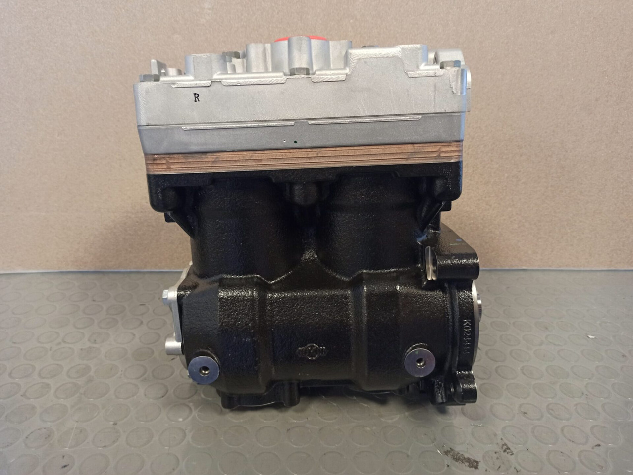 SCANIA AIR COMPRESSOR - 2792819 - Компресор за Камион: снимка 1 SCANIA AIR COMPRESSOR - 2792819 - Компресор за Камион: снимка 1