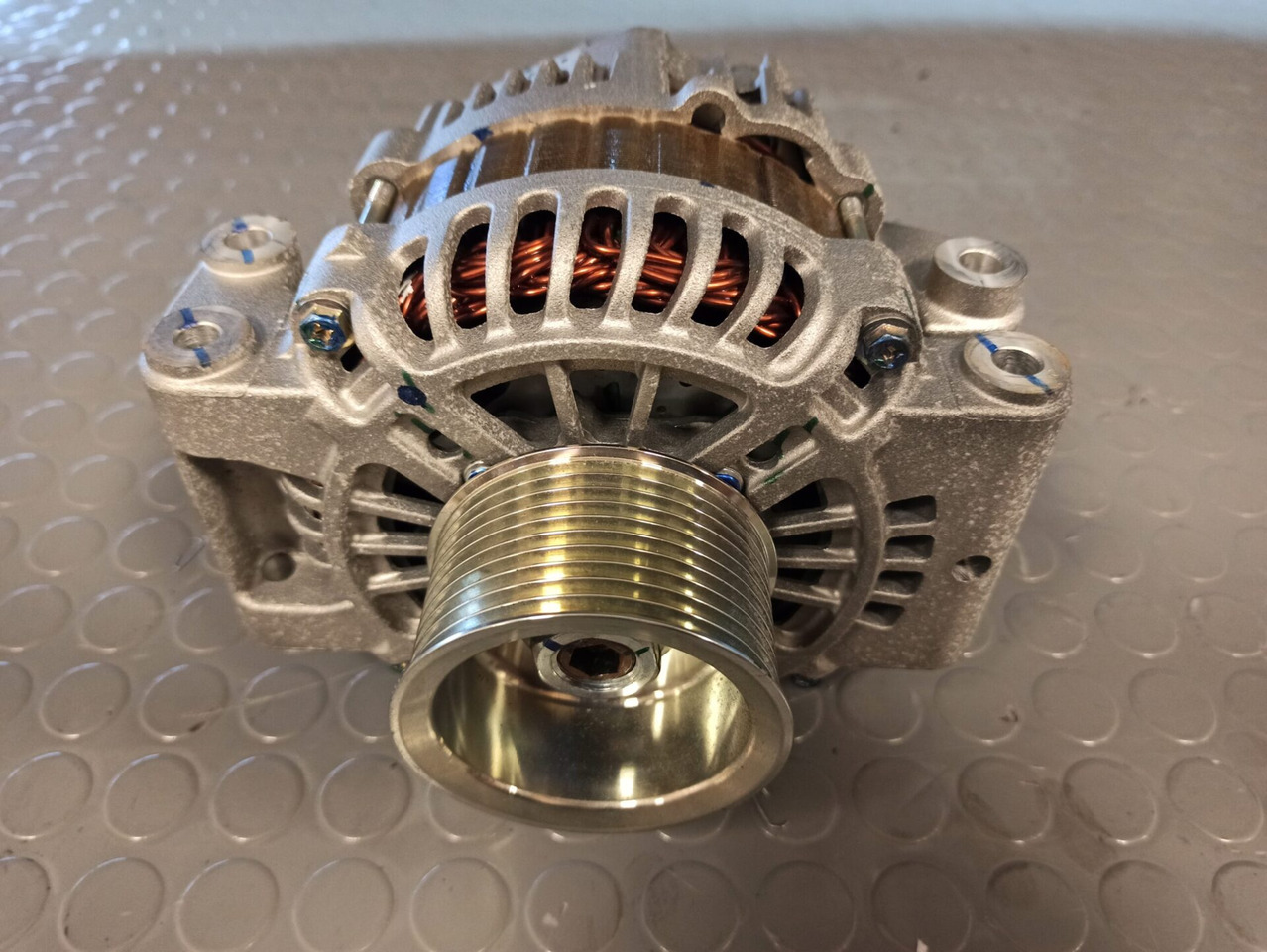 SCANIA ALTERNATOR - 2398370 - Алтернатор за Камион: снимка 1 SCANIA ALTERNATOR - 2398370 - Алтернатор за Камион: снимка 1