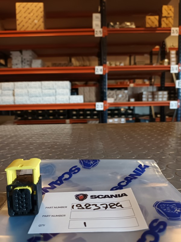 SCANIA CONTACT HOUSING - 1923724 - Електрическа система за Камион: снимка 1 SCANIA CONTACT HOUSING - 1923724 - Електрическа система за Камион: снимка 1