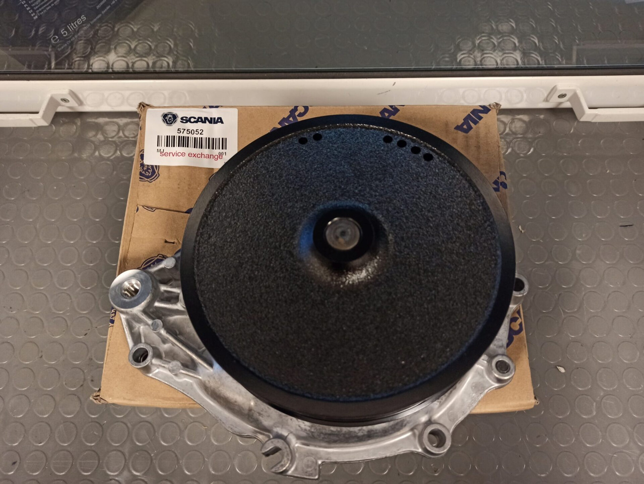 SCANIA COOLANT PUMP - 575052 - Помпа за охлаждаща течност за Камион: снимка 1 SCANIA COOLANT PUMP - 575052 - Помпа за охлаждаща течност за Камион: снимка 1