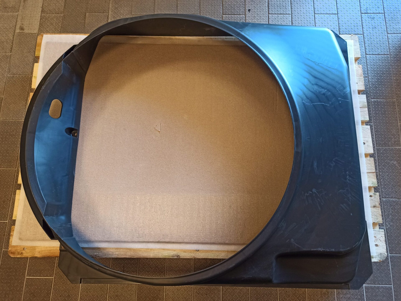 SCANIA FAN SHROUD - 1422501 - Вентилатор за Камион: снимка 1 SCANIA FAN SHROUD - 1422501 - Вентилатор за Камион: снимка 1