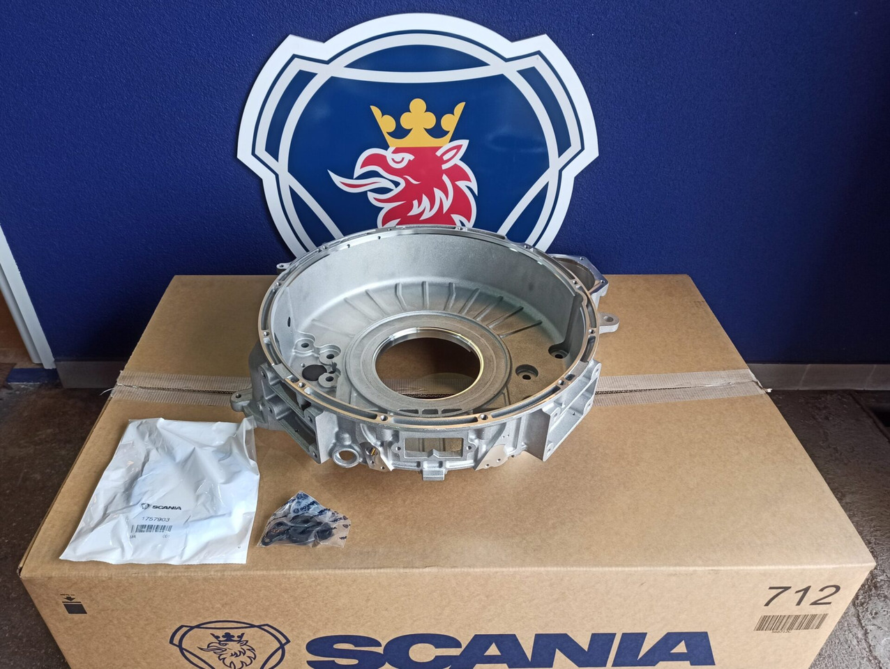 SCANIA FLYWHEEL HOUSING - 2281776 - Маховик за Камион: снимка 1 SCANIA FLYWHEEL HOUSING - 2281776 - Маховик за Камион: снимка 1