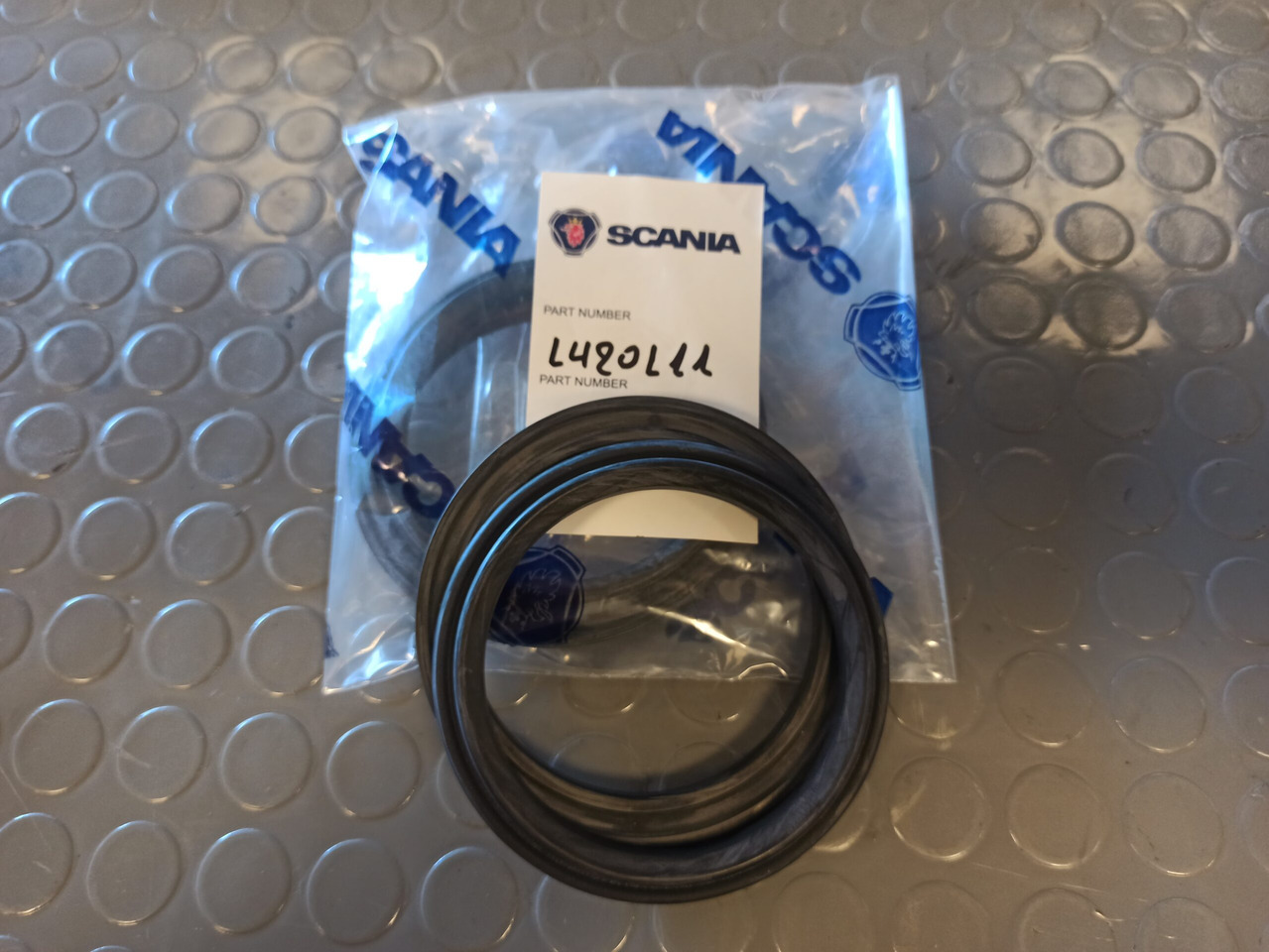 SCANIA SEAL 1422111 - Подложка за двигател за Камион: снимка 2 SCANIA SEAL 1422111 - Подложка за двигател за Камион: снимка 2