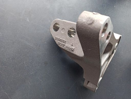 VOLVO ENGINE BRACKET - 21505102 - Тампон за двигател за Камион: снимка 1 VOLVO ENGINE BRACKET - 21505102 - Тампон за двигател за Камион: снимка 1