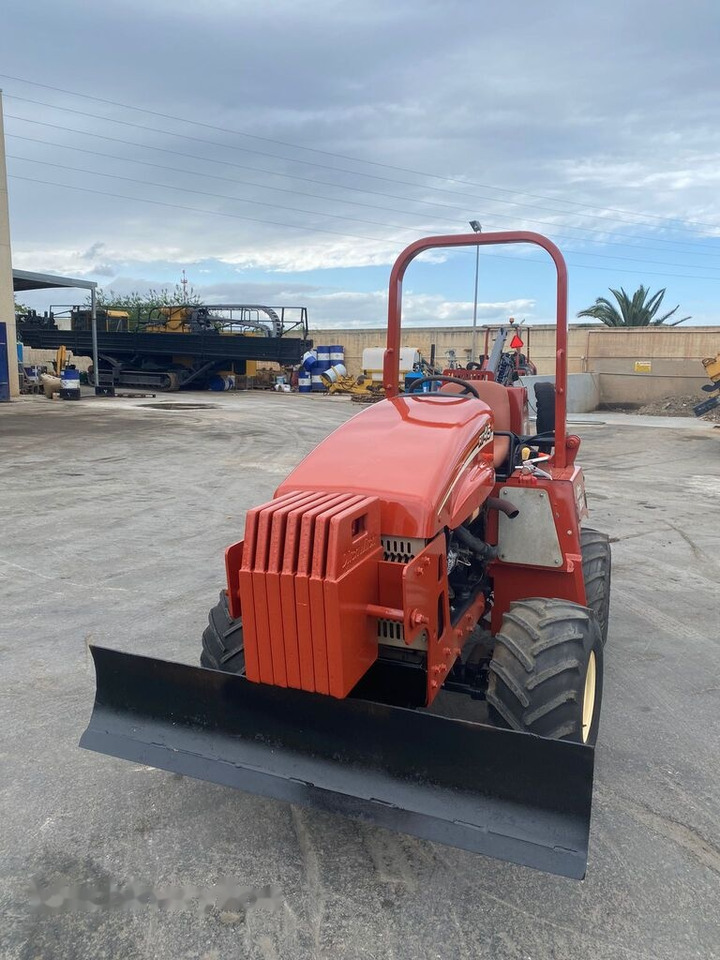 Ditch-Witch RT45 - Каналокопател: снимка 3 Ditch-Witch RT45 - Каналокопател: снимка 3