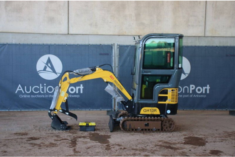 AGT Industrial QH13R - Мини багер: снимка 1 AGT Industrial QH13R - Мини багер: снимка 1